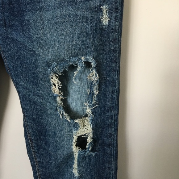 ❌SOLD❌ Low Rise Relaxed Skinny Distressed Jeans - Picture 4 of 7